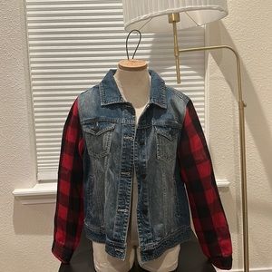 Jean jacket w plaid arms